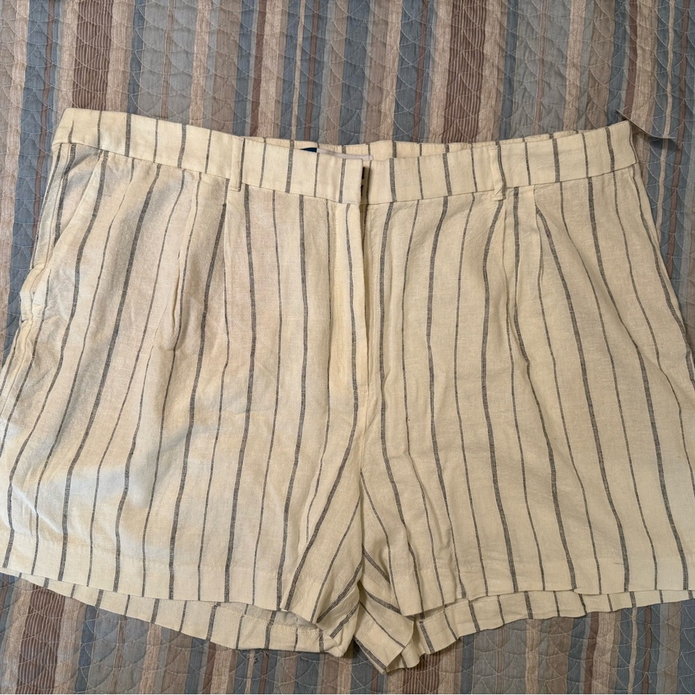 Old Navy Cream and Black Striped Shorts